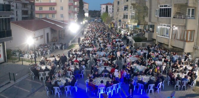 Keşan Belediyesi’nin mahalle iftarları devam ediyor
